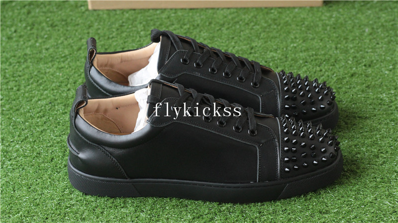 Super High End Christian Louboutin Flat Sneaker Low Top Black Leather